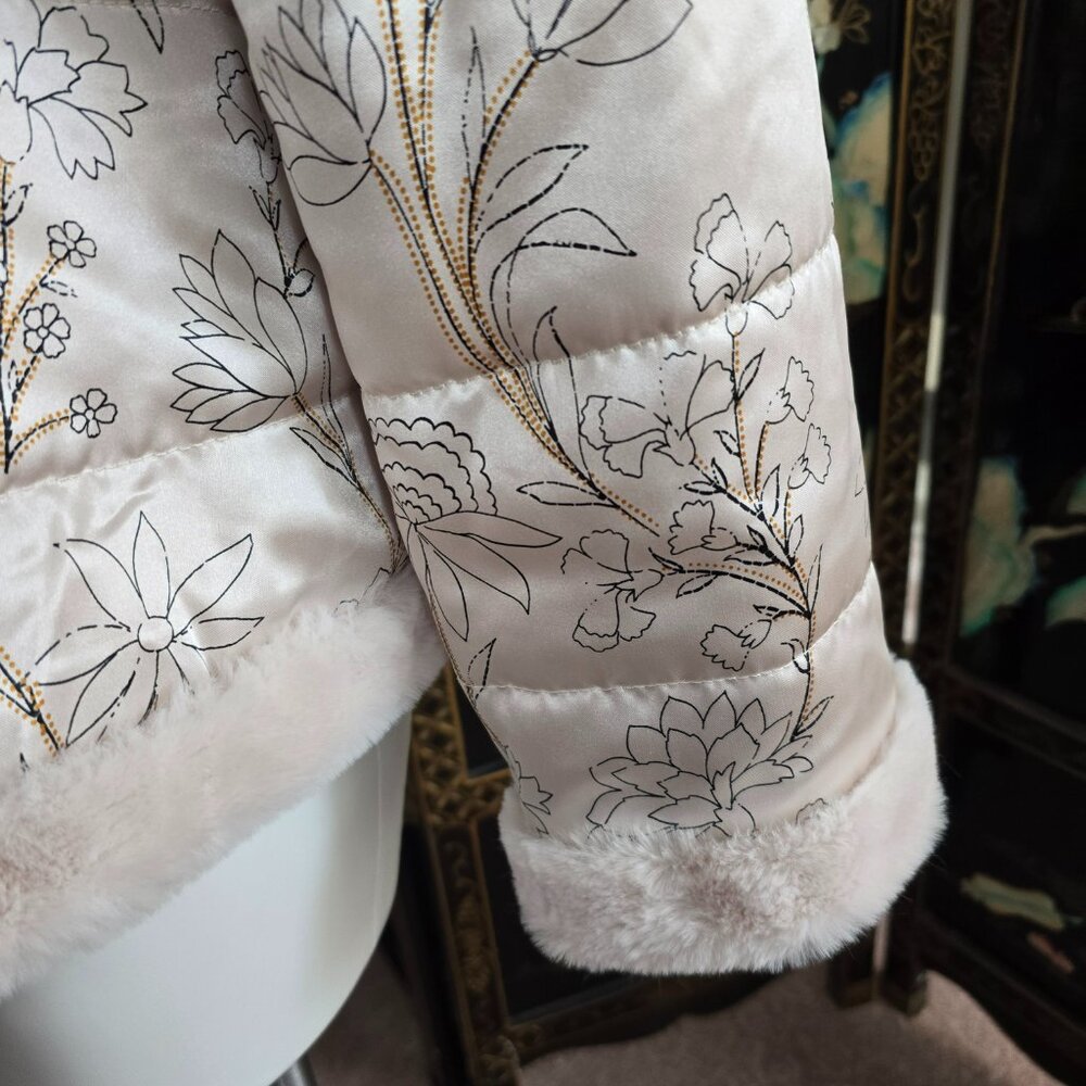 Floral Embroidered Jacket - Picture 5 of 6